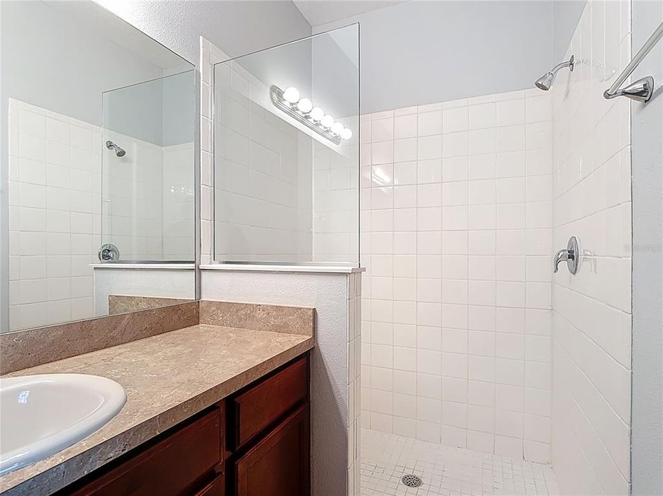 For Rent: $1,900 (3 beds, 2 baths, 1190 Square Feet)