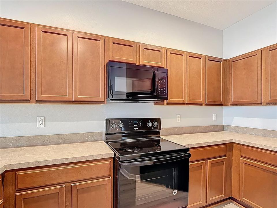 For Rent: $1,900 (3 beds, 2 baths, 1190 Square Feet)