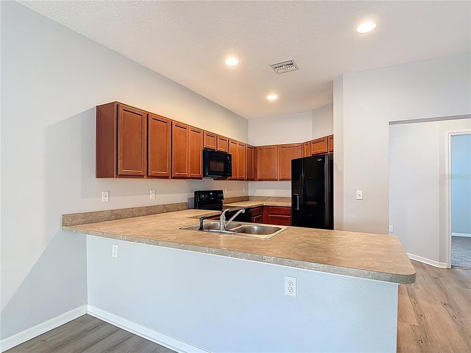 For Rent: $1,900 (3 beds, 2 baths, 1190 Square Feet)