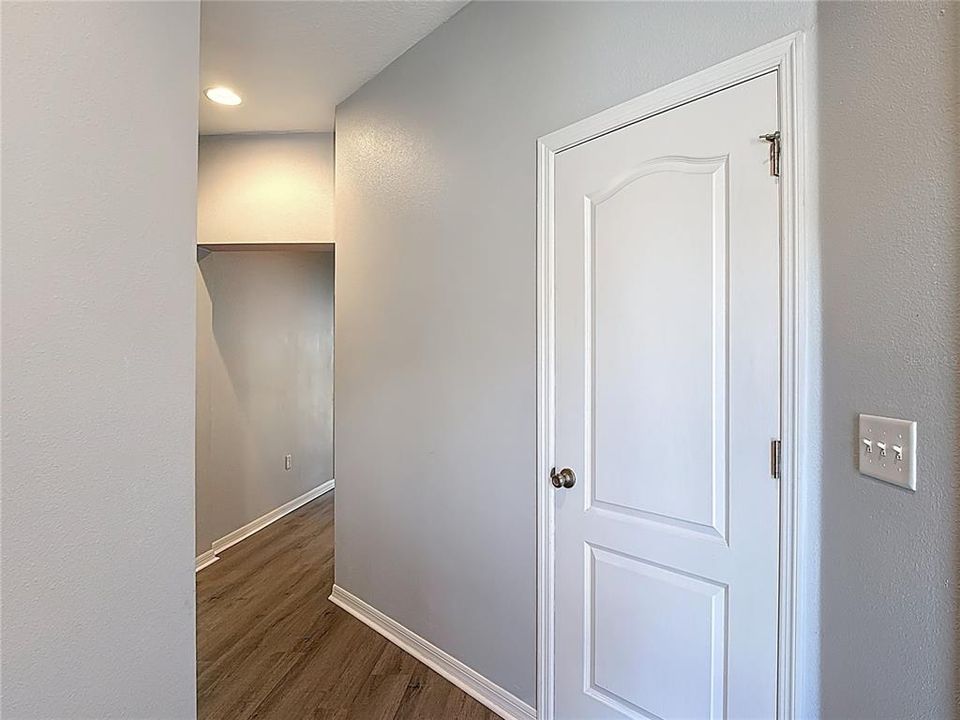 For Rent: $1,900 (3 beds, 2 baths, 1190 Square Feet)