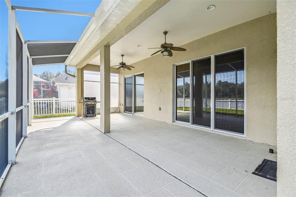 En Venta: $649,900 (4 camas, 3 baños, 2619 Pies cuadrados)