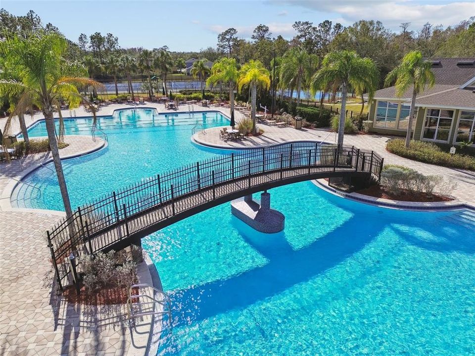 En Venta: $649,900 (4 camas, 3 baños, 2619 Pies cuadrados)