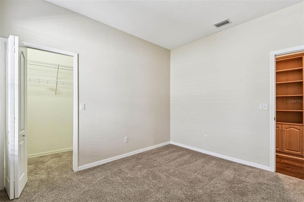 En Venta: $649,900 (4 camas, 3 baños, 2619 Pies cuadrados)