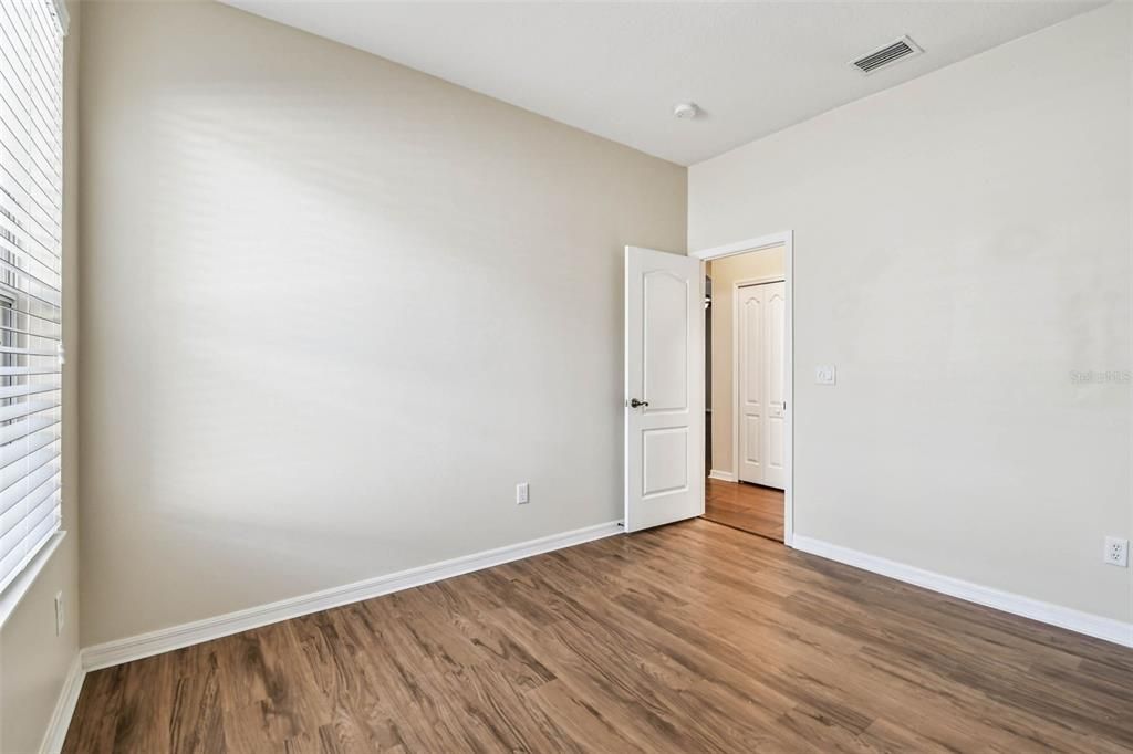 En Venta: $649,900 (4 camas, 3 baños, 2619 Pies cuadrados)