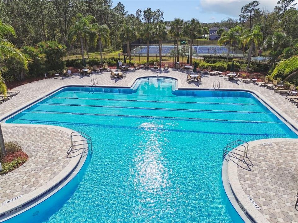 En Venta: $649,900 (4 camas, 3 baños, 2619 Pies cuadrados)