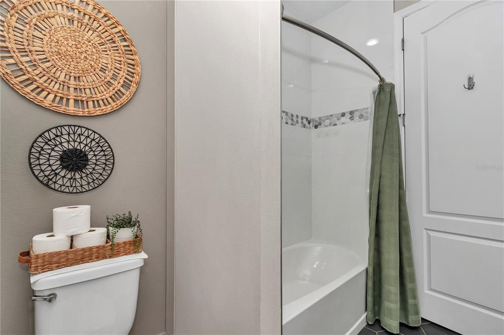 待售: $400,000 (4 贝兹, 3 浴室, 2478 平方英尺)