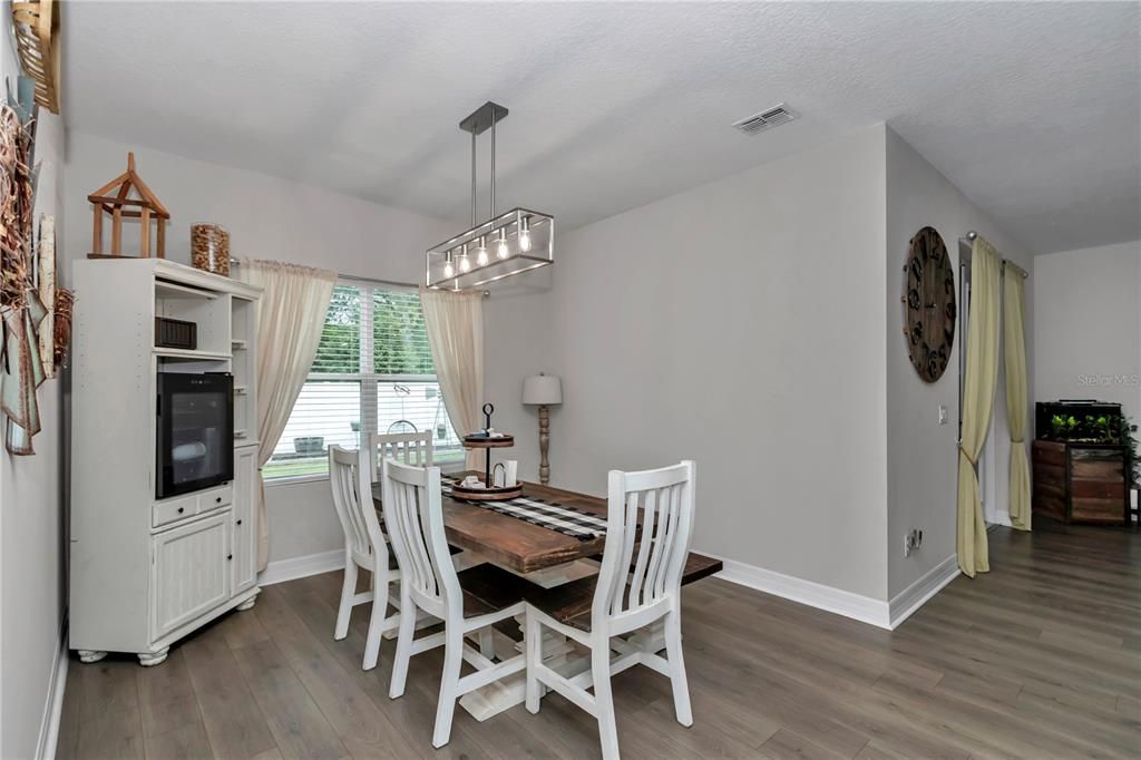 待售: $400,000 (4 贝兹, 3 浴室, 2478 平方英尺)