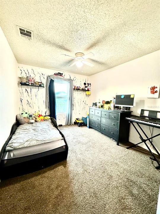 For Sale: $415,000 (4 beds, 3 baths, 1655 Square Feet)