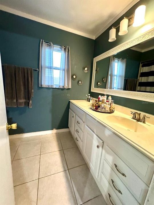 For Sale: $415,000 (4 beds, 3 baths, 1655 Square Feet)