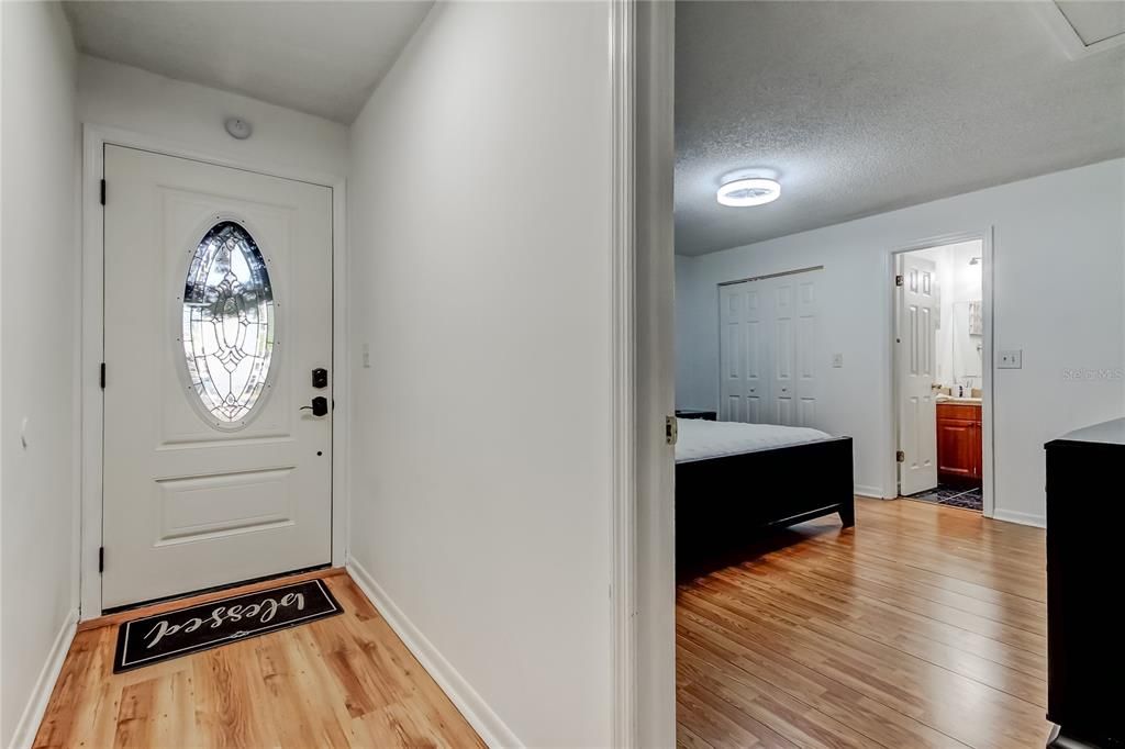 For Sale: $320,000 (3 beds, 2 baths, 1214 Square Feet)