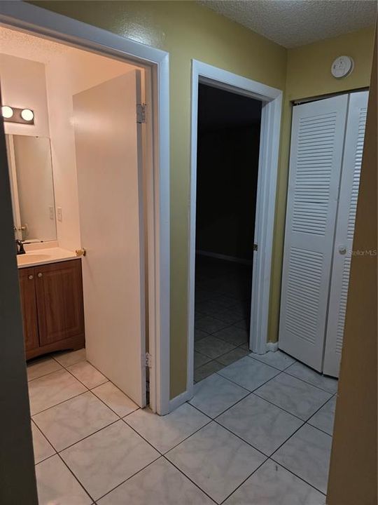 For Rent: $1,250 (2 beds, 1 baths, 899 Square Feet)
