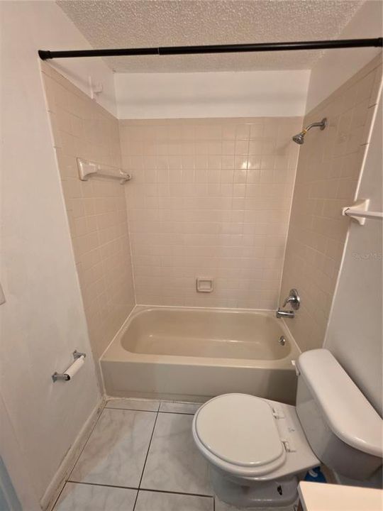 For Rent: $1,250 (2 beds, 1 baths, 899 Square Feet)