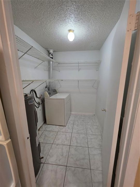 For Rent: $1,250 (2 beds, 1 baths, 899 Square Feet)
