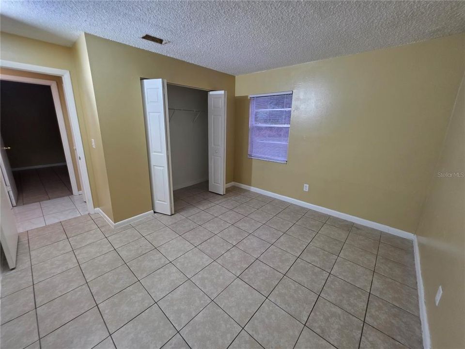 For Rent: $1,250 (2 beds, 1 baths, 899 Square Feet)