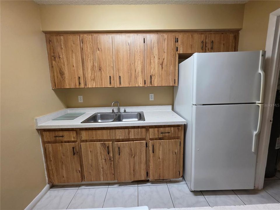 For Rent: $1,250 (2 beds, 1 baths, 899 Square Feet)
