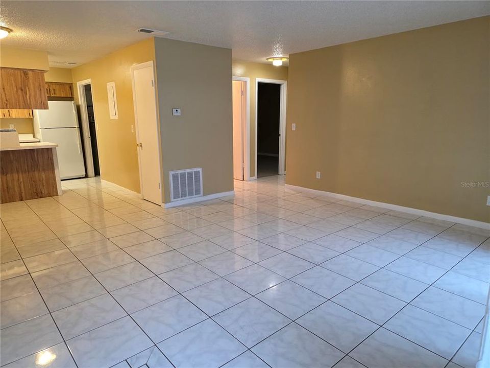 For Rent: $1,250 (2 beds, 1 baths, 899 Square Feet)