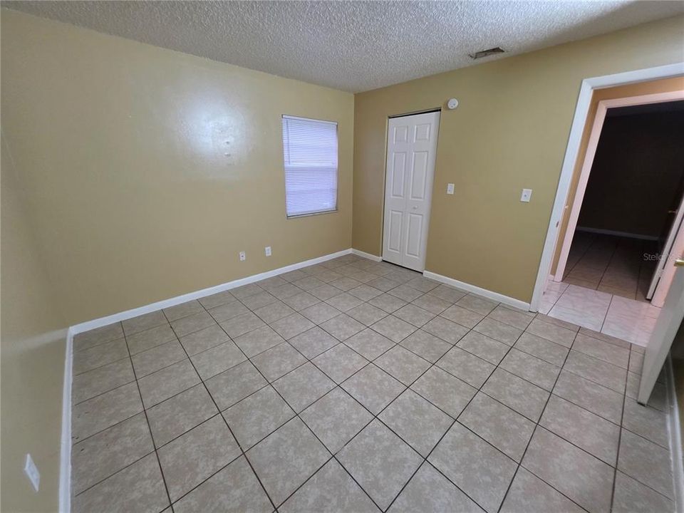 For Rent: $1,250 (2 beds, 1 baths, 899 Square Feet)