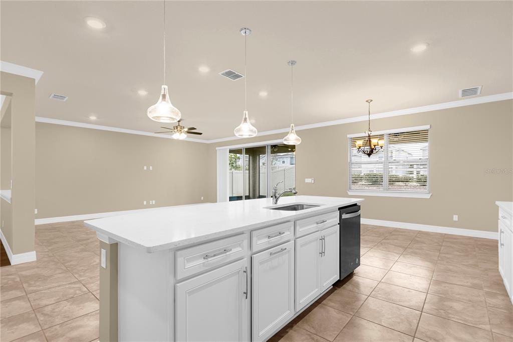 В аренду: $4,500 (6 спален, 5 ванн, 5354 Квадратных фут)