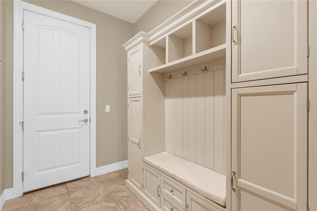 В аренду: $4,500 (6 спален, 5 ванн, 5354 Квадратных фут)