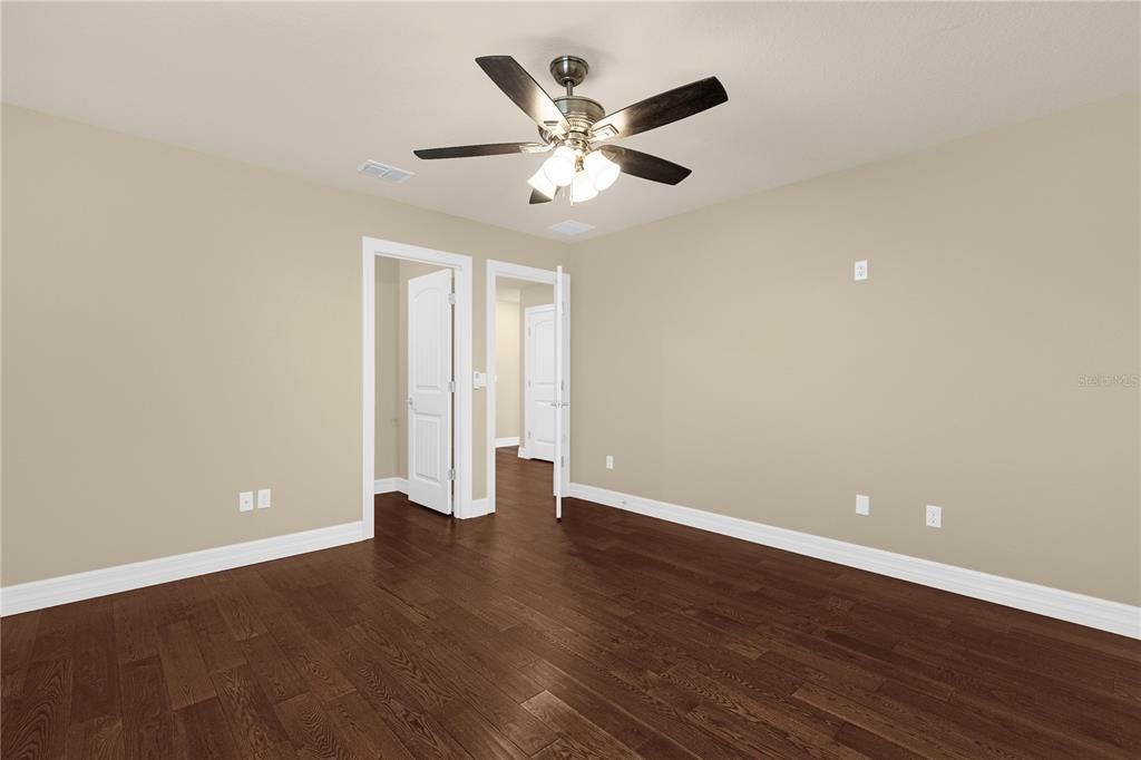 В аренду: $4,500 (6 спален, 5 ванн, 5354 Квадратных фут)