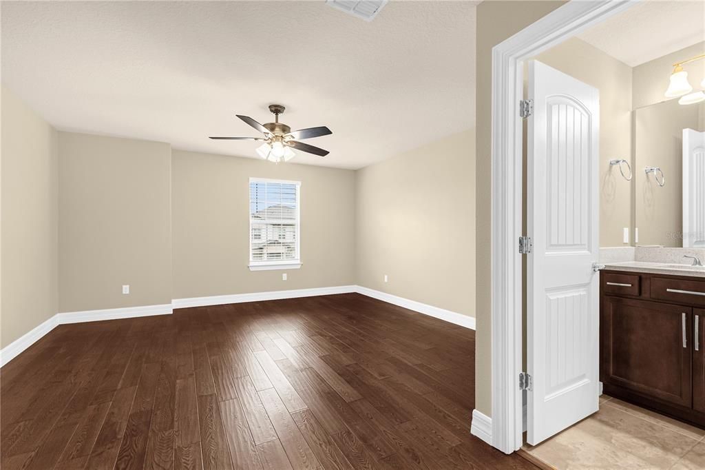 В аренду: $4,500 (6 спален, 5 ванн, 5354 Квадратных фут)