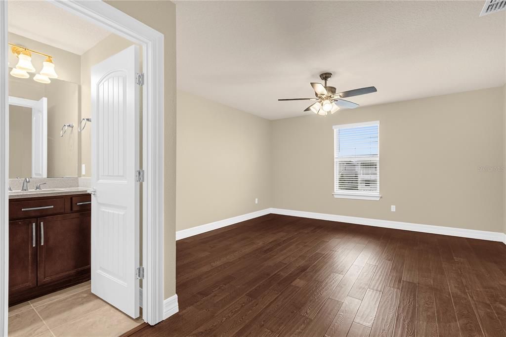 В аренду: $4,500 (6 спален, 5 ванн, 5354 Квадратных фут)