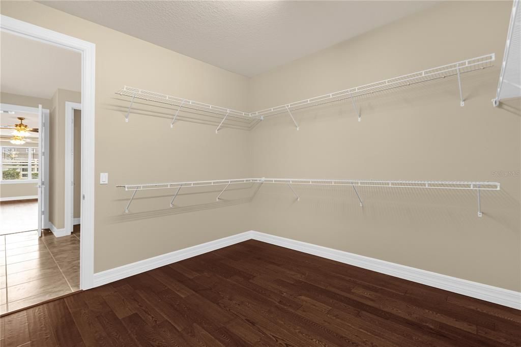 В аренду: $4,500 (6 спален, 5 ванн, 5354 Квадратных фут)