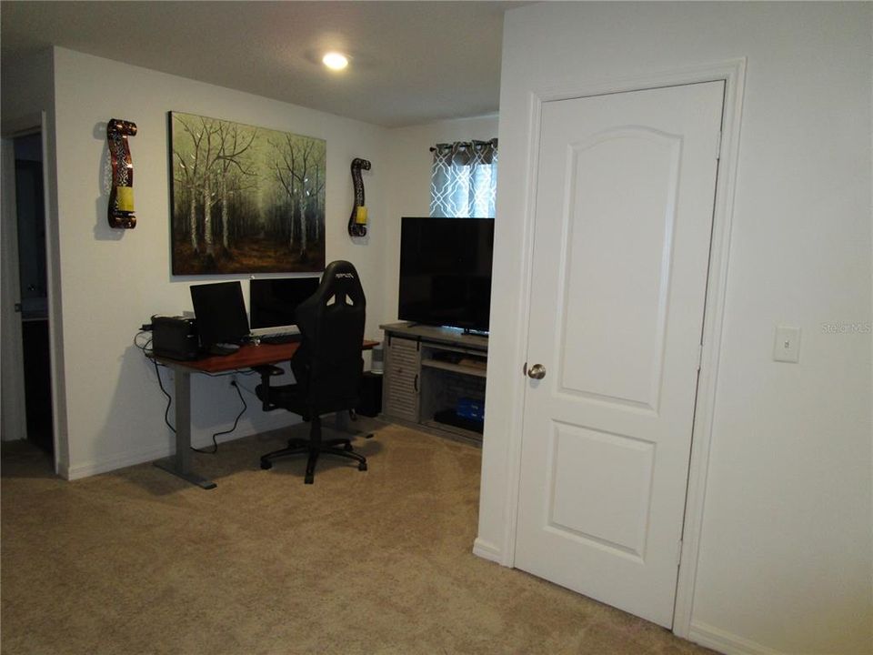 На продажу: $385,000 (5 спален, 3 ванн, 2251 Квадратных фут)