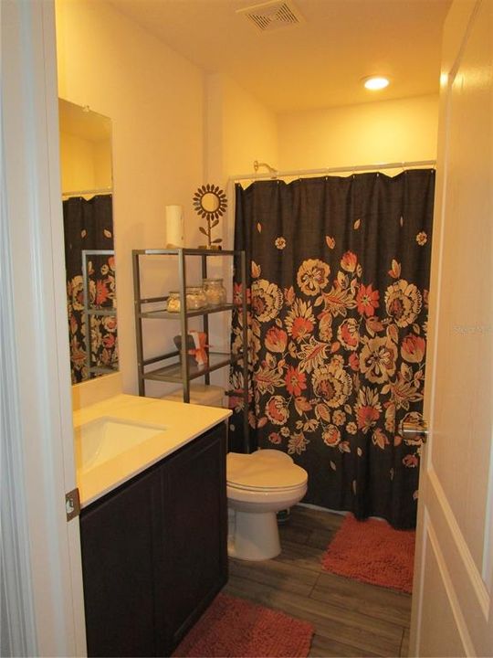 На продажу: $385,000 (5 спален, 3 ванн, 2251 Квадратных фут)