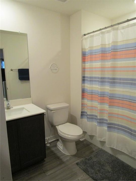 На продажу: $385,000 (5 спален, 3 ванн, 2251 Квадратных фут)