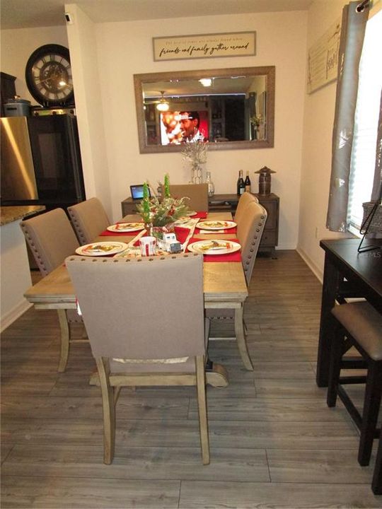 На продажу: $385,000 (5 спален, 3 ванн, 2251 Квадратных фут)