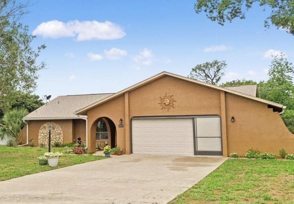 For Rent: $2,700 (3 beds, 2 baths, 1770 Square Feet)