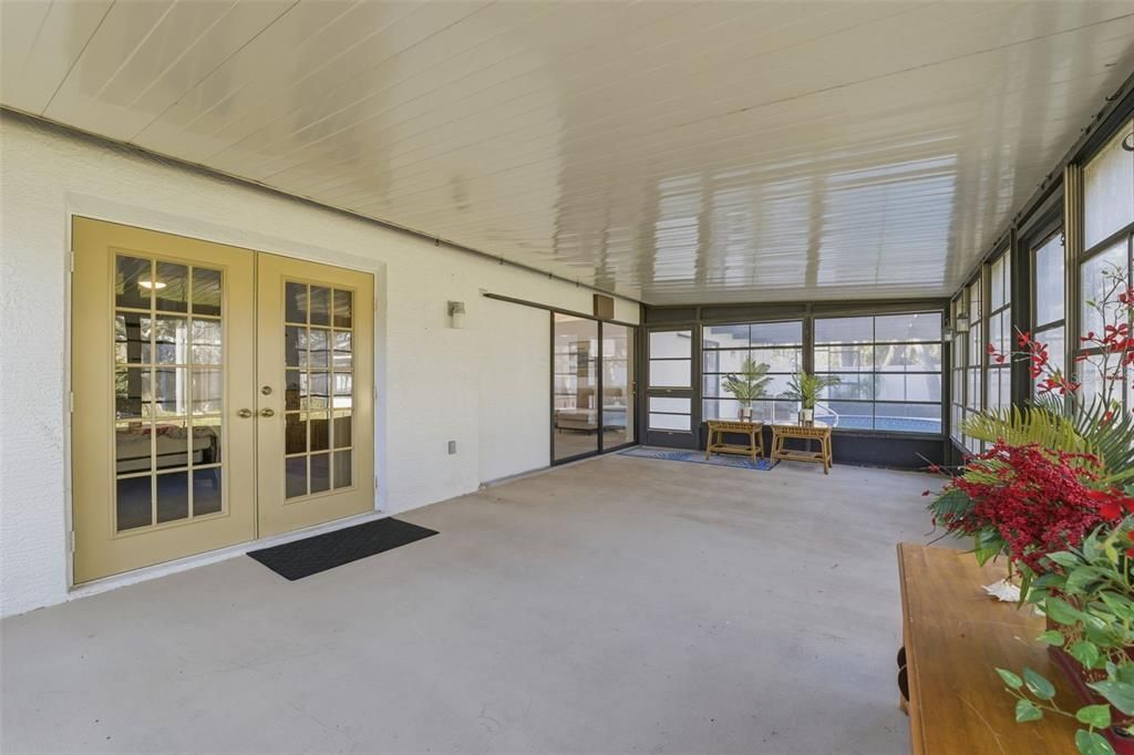 For Sale: $315,000 (3 beds, 2 baths, 1739 Square Feet)