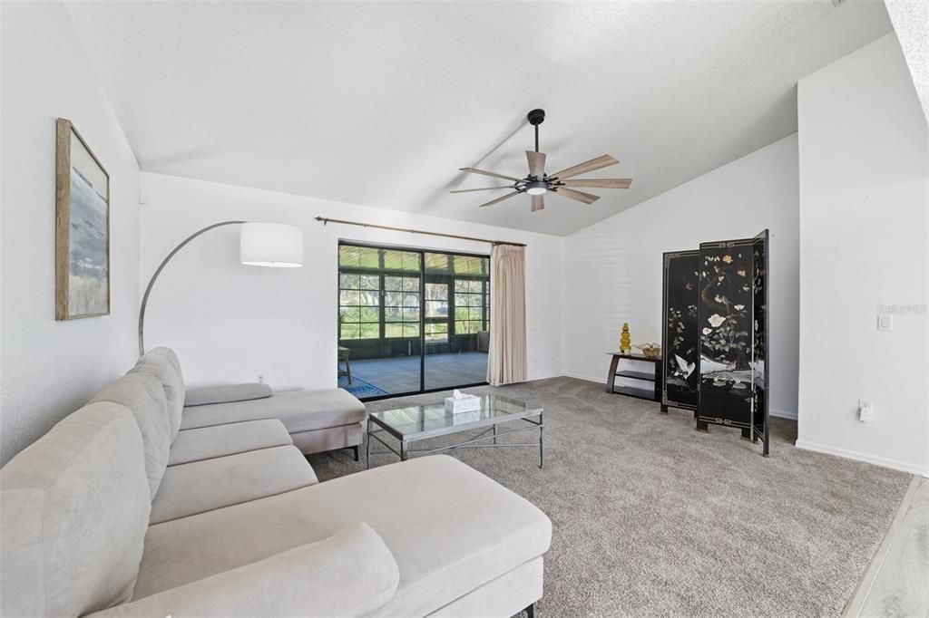 For Sale: $315,000 (3 beds, 2 baths, 1739 Square Feet)