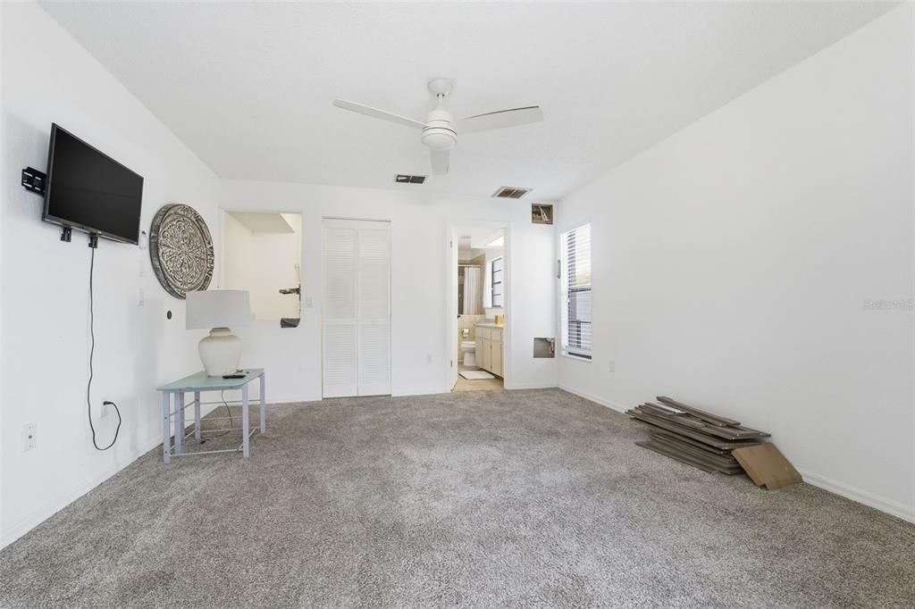 For Sale: $315,000 (3 beds, 2 baths, 1739 Square Feet)