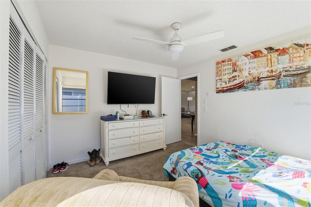 For Sale: $315,000 (3 beds, 2 baths, 1739 Square Feet)