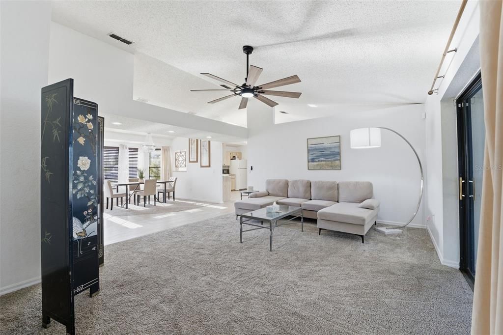 For Sale: $315,000 (3 beds, 2 baths, 1739 Square Feet)