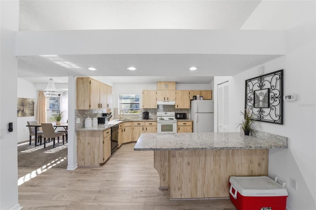 For Sale: $315,000 (3 beds, 2 baths, 1739 Square Feet)