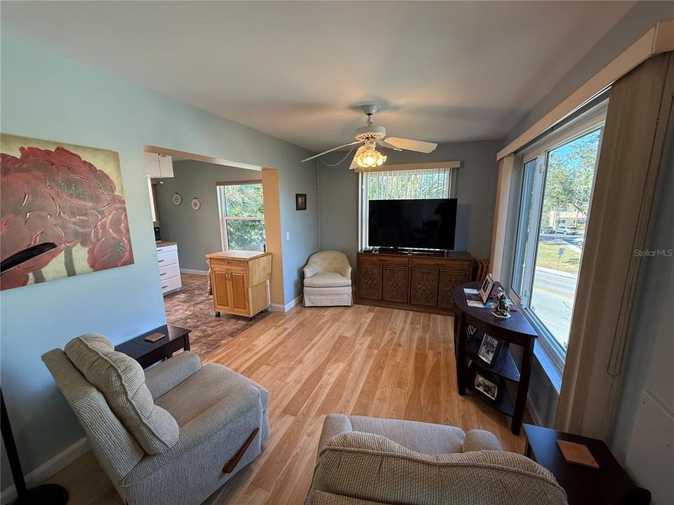 For Sale: $199,000 (2 beds, 2 baths, 1400 Square Feet)