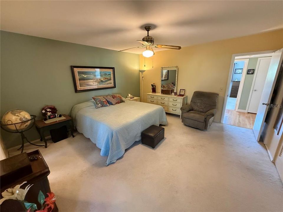 For Sale: $199,000 (2 beds, 2 baths, 1400 Square Feet)