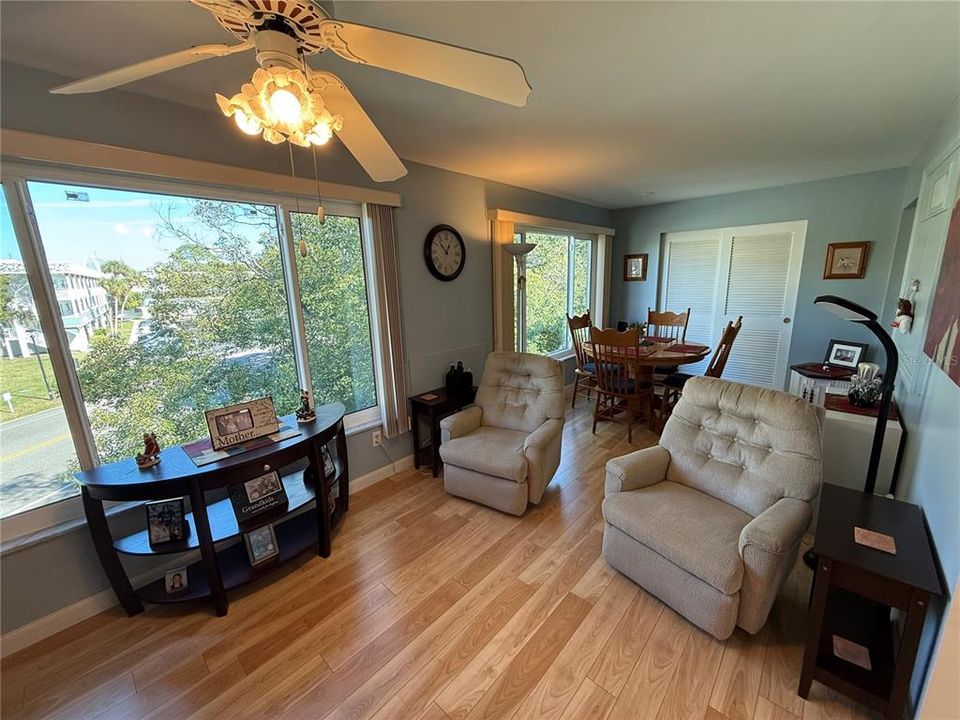 For Sale: $199,000 (2 beds, 2 baths, 1400 Square Feet)