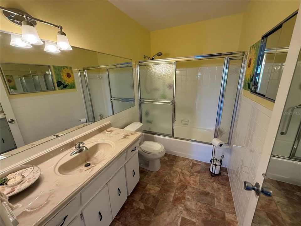 For Sale: $199,000 (2 beds, 2 baths, 1400 Square Feet)