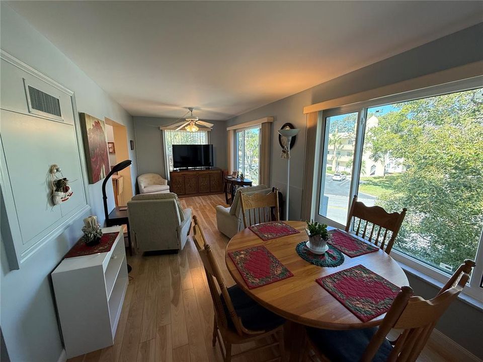 For Sale: $199,000 (2 beds, 2 baths, 1400 Square Feet)