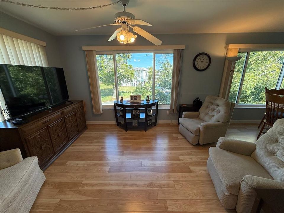 For Sale: $199,000 (2 beds, 2 baths, 1400 Square Feet)