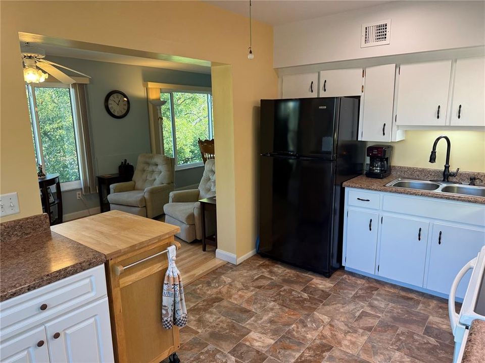 For Sale: $199,000 (2 beds, 2 baths, 1400 Square Feet)