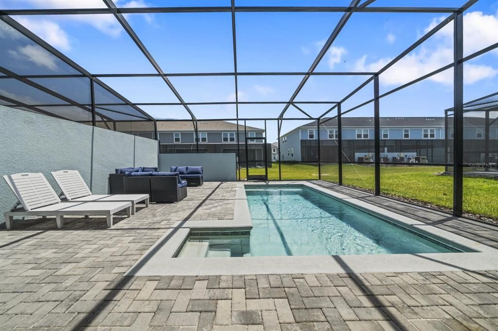 For Sale: $599,999 (5 beds, 4 baths, 2281 Square Feet)