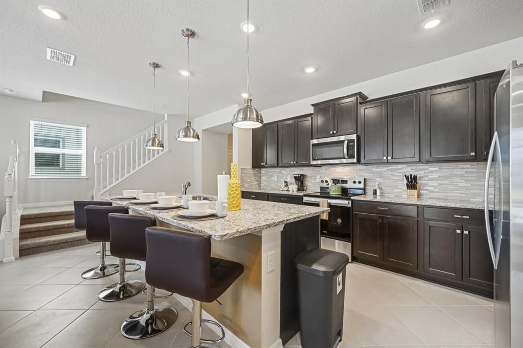 For Sale: $599,999 (5 beds, 4 baths, 2281 Square Feet)