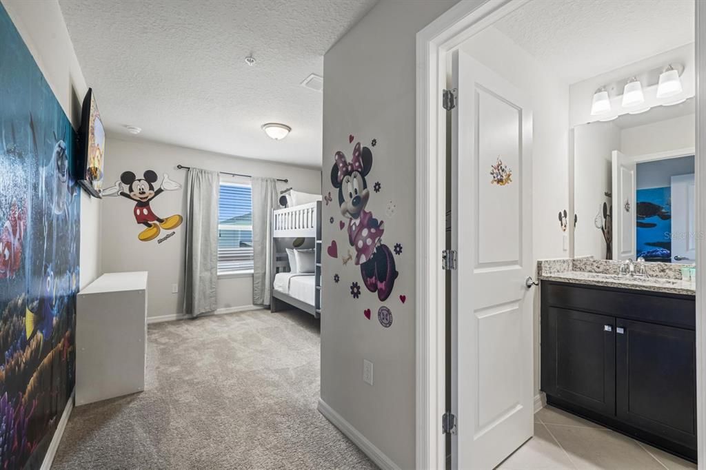 For Sale: $599,999 (5 beds, 4 baths, 2281 Square Feet)