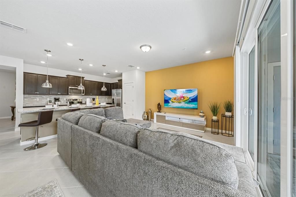 For Sale: $599,999 (5 beds, 4 baths, 2281 Square Feet)