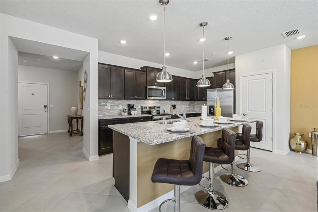 For Sale: $599,999 (5 beds, 4 baths, 2281 Square Feet)